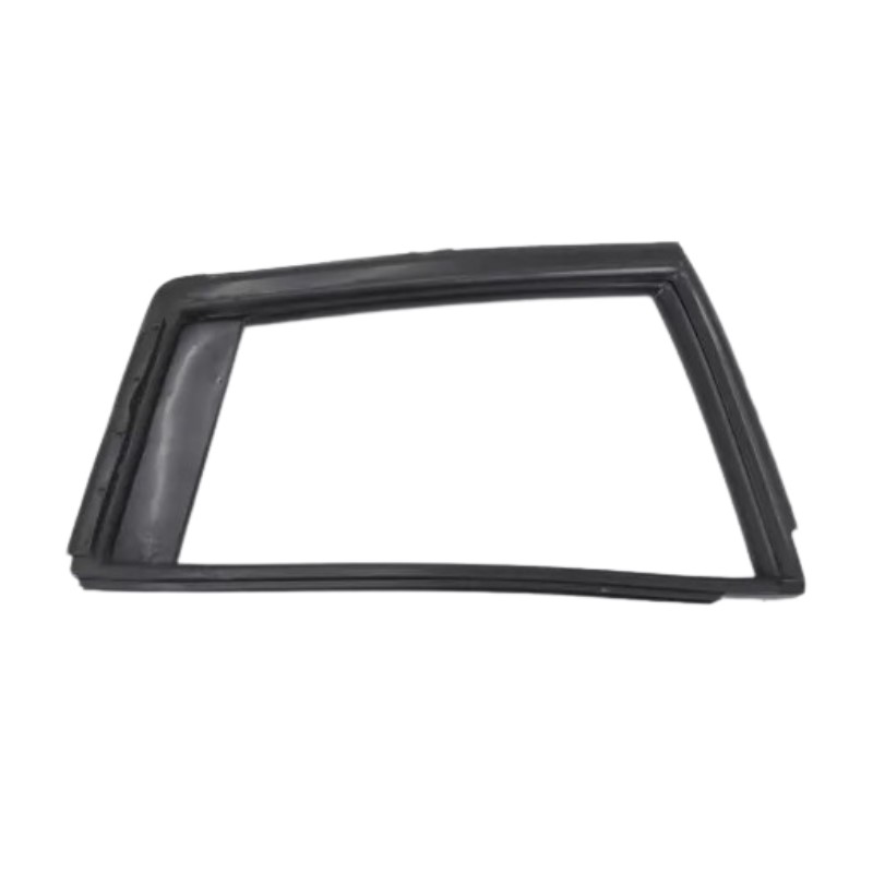 Guarnição do Vidro da Porta lado direito Nissan 82272ET00A