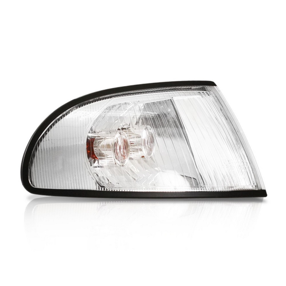 Lanterna dianteira lado direito Automotive Imports ZN1818049