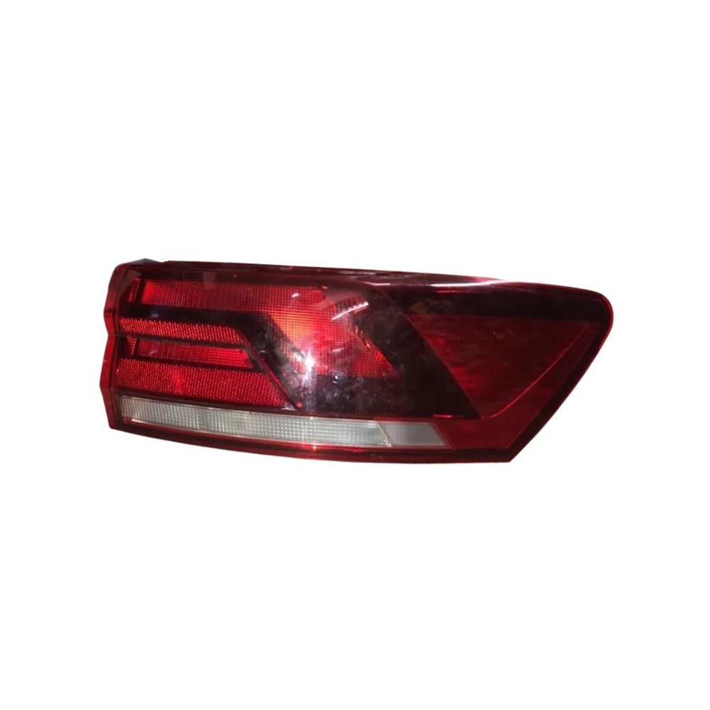 Lanterna traseira lado direito Automotive Imports ZN14143472